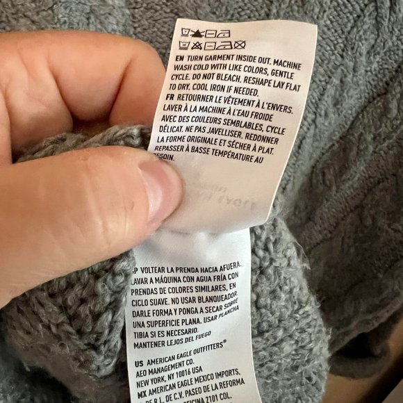 EUC Vintage looking hooded sweater - Picture 5 of 6